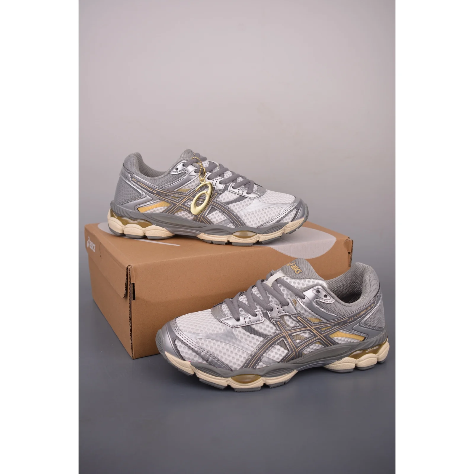 ASICS GEL-CUMULUS 16 Cream / Clay Grey · 1203A733-101