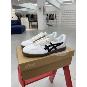 ASICS SKYHAND OG White / Black · 1203A451-101
