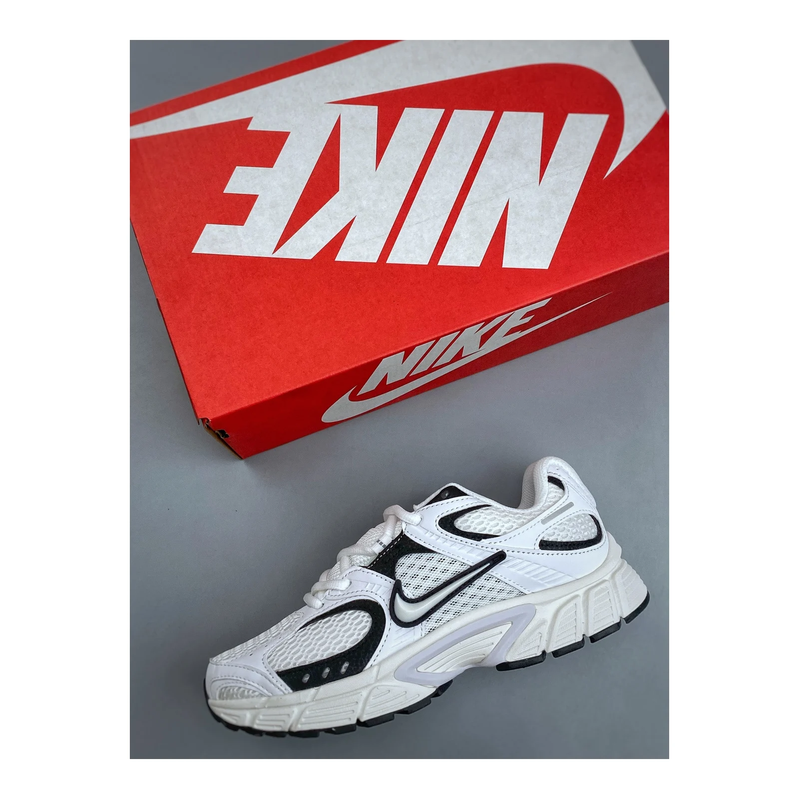 Nike V5 RNR Sail / Black / Vast Grey / Sail · IO7835-100