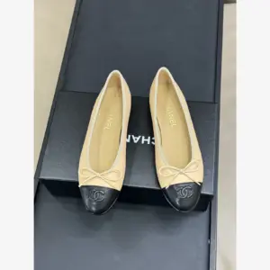 Chanel Ballet Flats G02819 · Beige & Black Lambskin Beige & Black · Lambskin