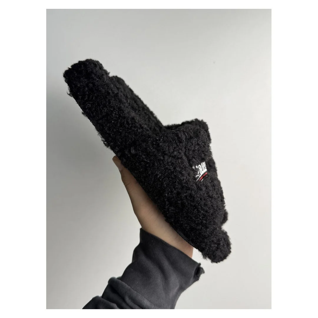Balenciaga Furry Open Mule Black/White · 654261W2DO11096