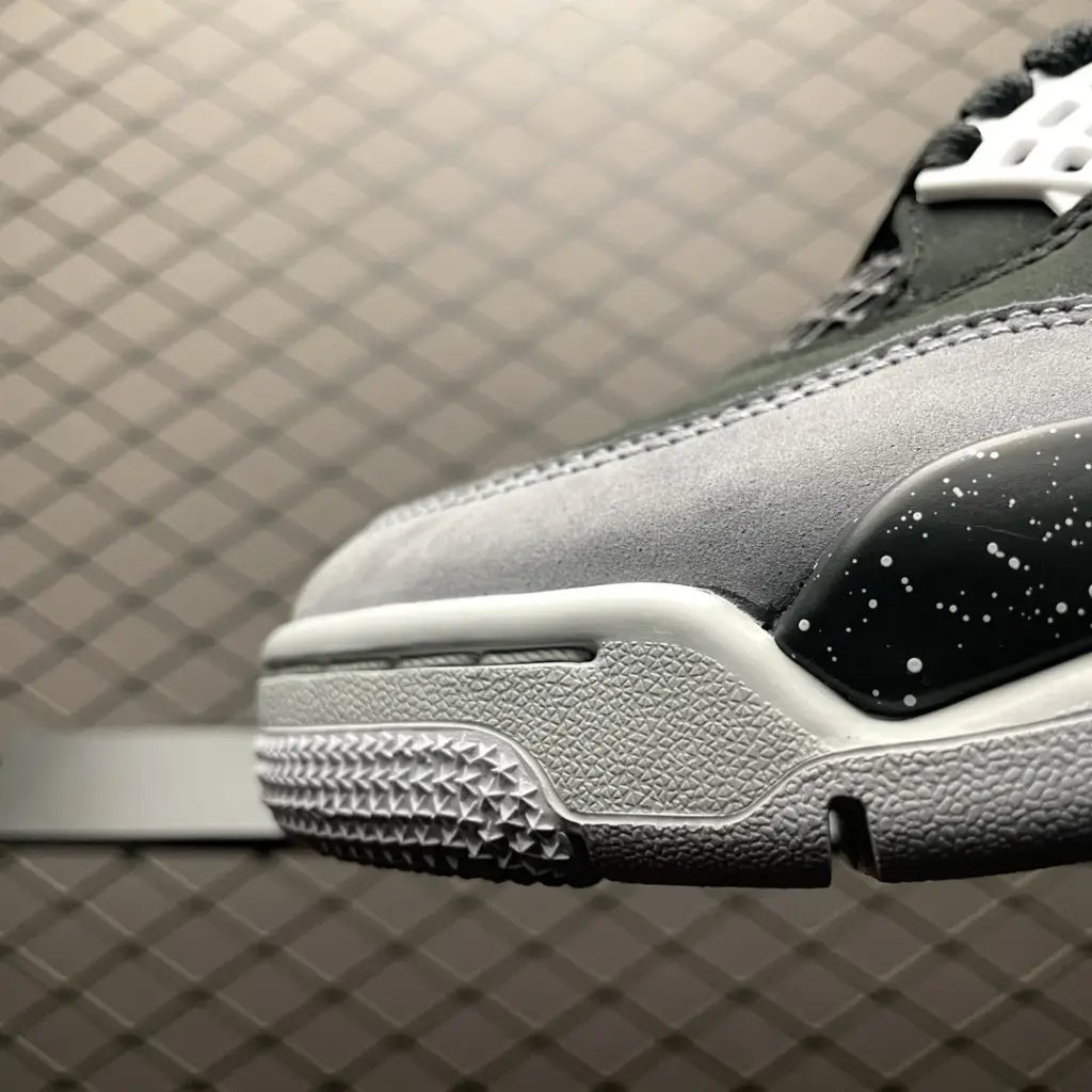 Air Jordan 4 Fear