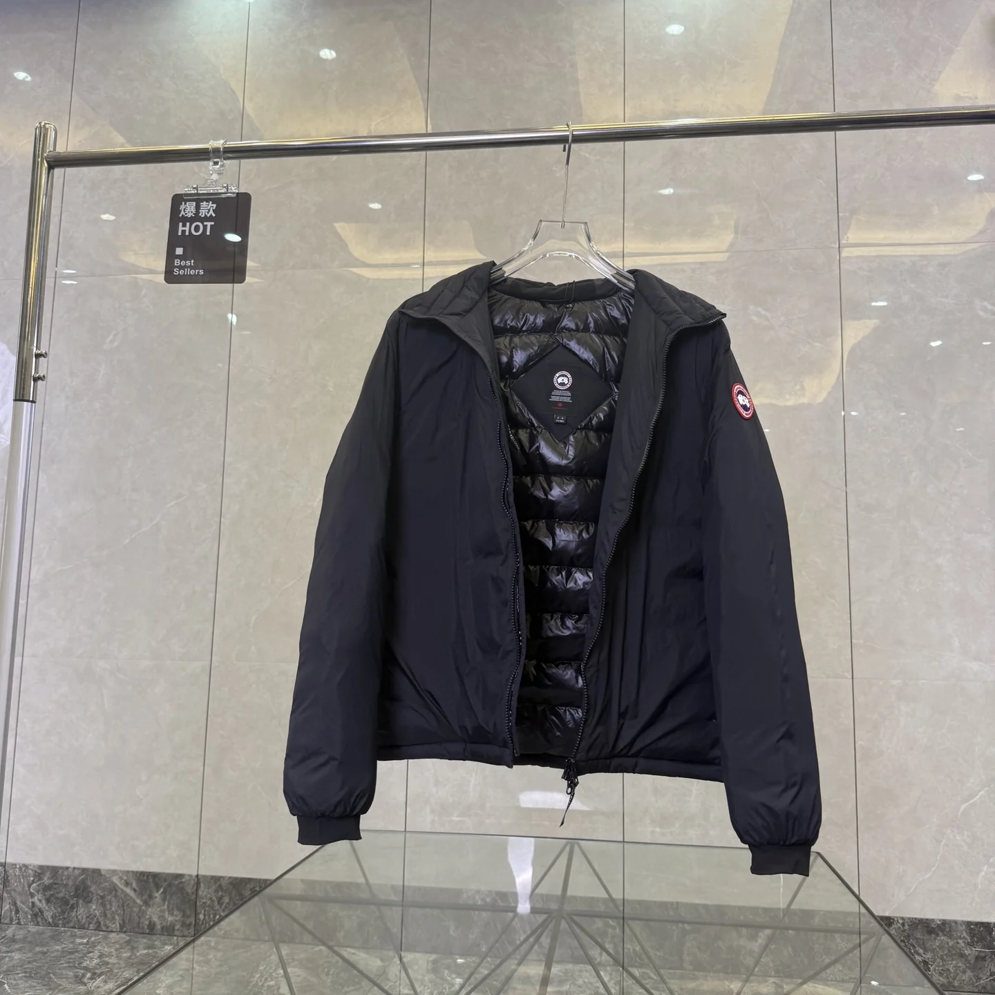 Canada Goose Men's Lodge Jacket Black / Classic Disc · 5079M-9061