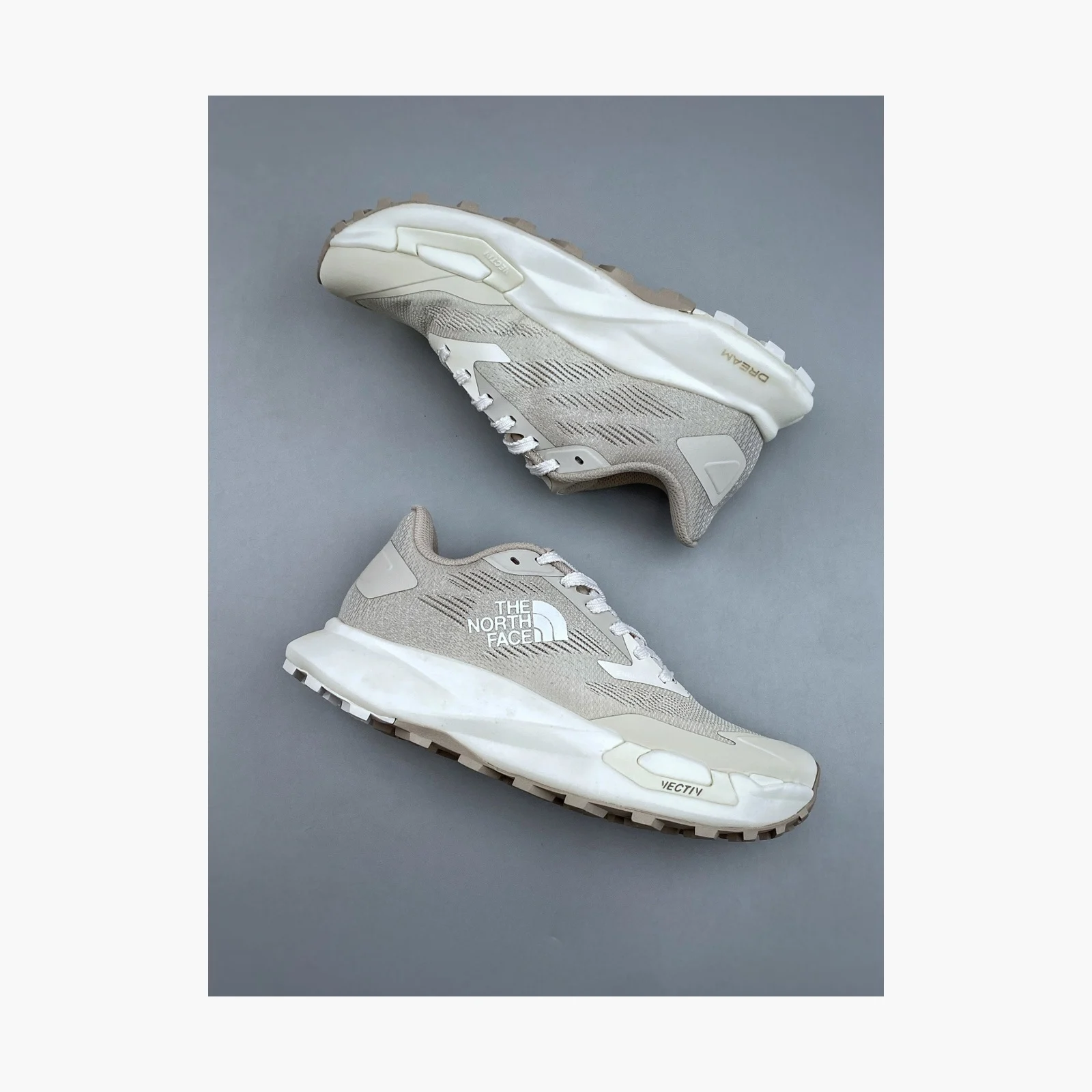 The North Face Men’s VECTIV Enduris 4 Anthracite Grey/Timeless Taupe · NF0A8AEP-67U