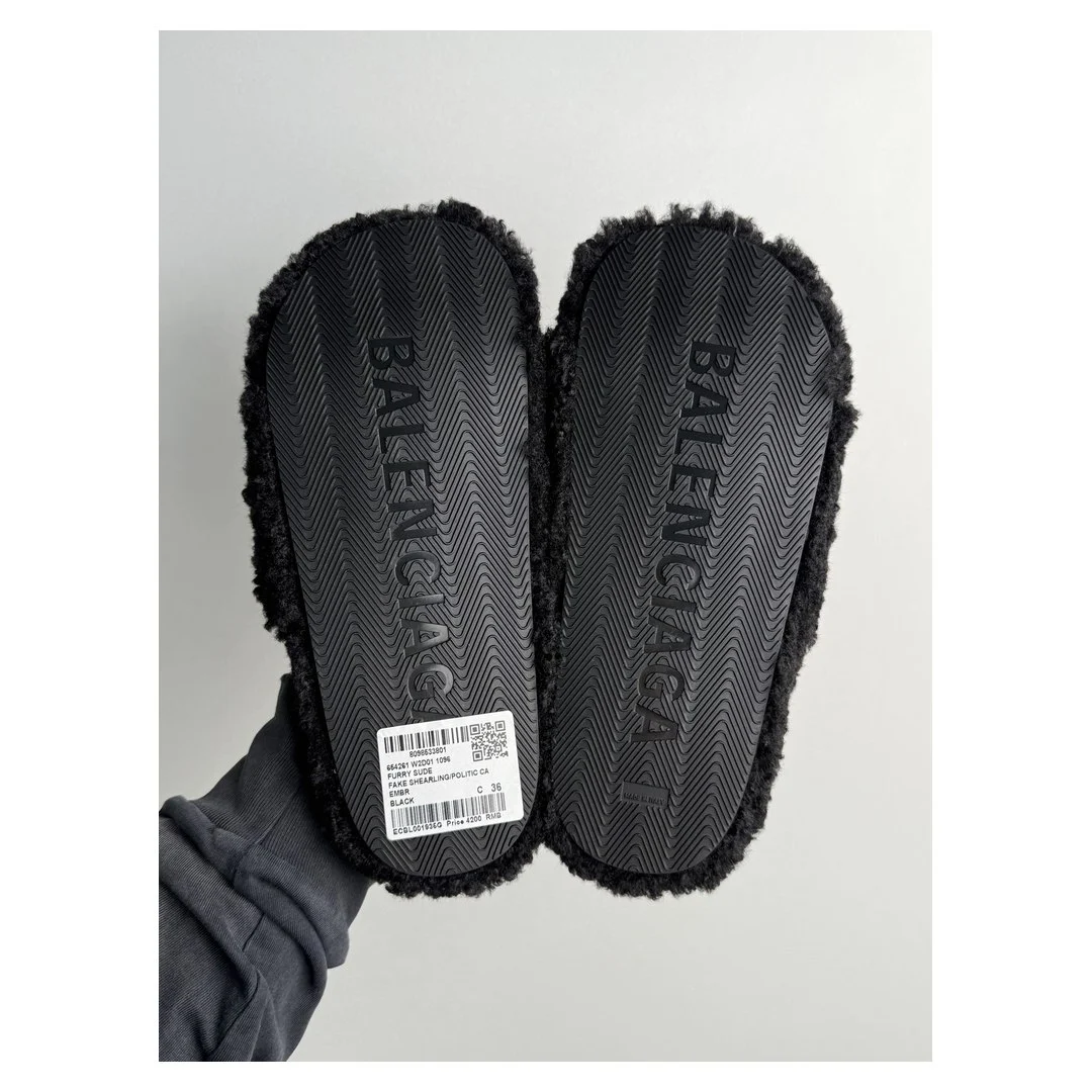 Balenciaga Furry Open Mule Black/White · 654261W2DO11096