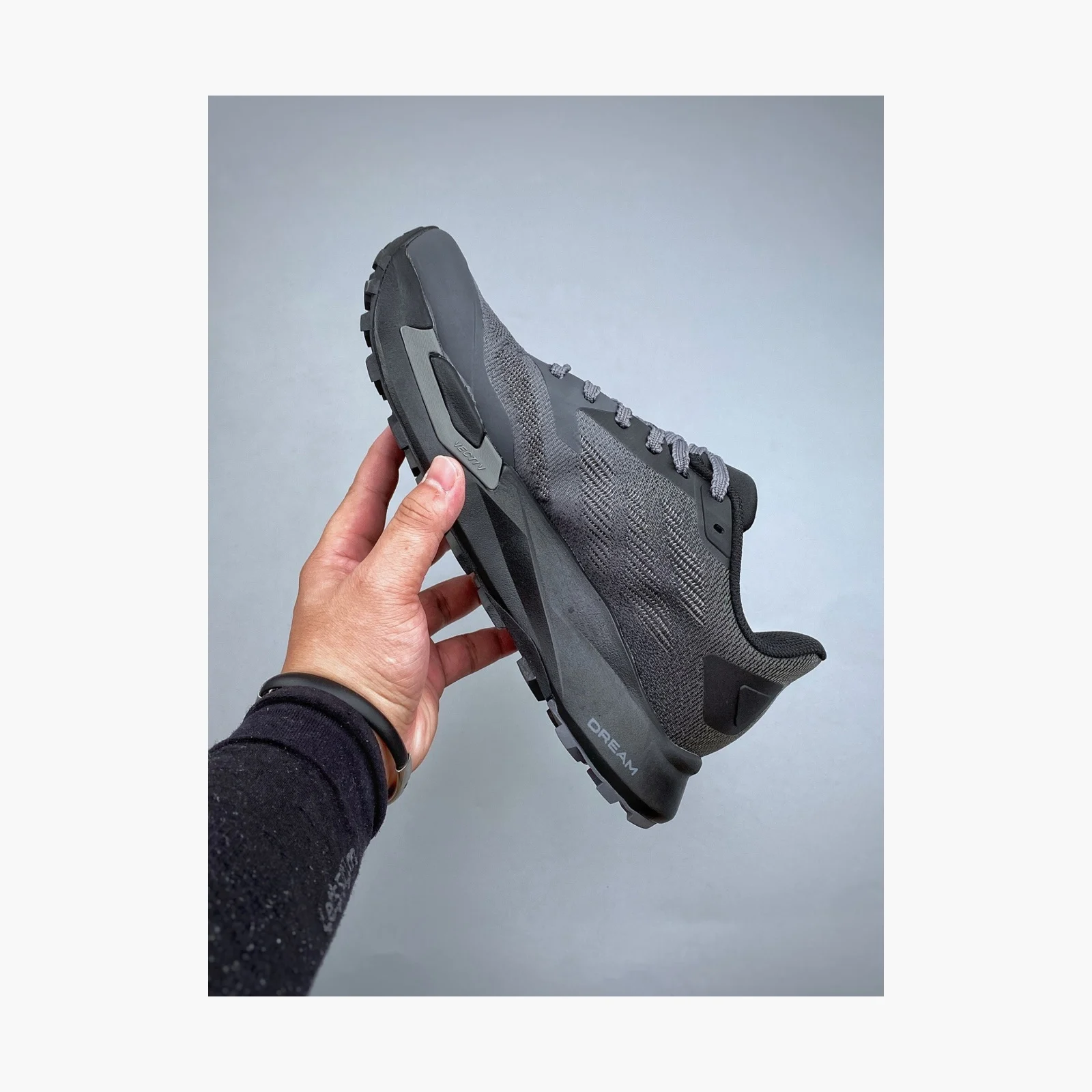 The North Face Men’s VECTIV Enduris 4 TNF Black/Anthracite Grey · NF0A8AEP-W90