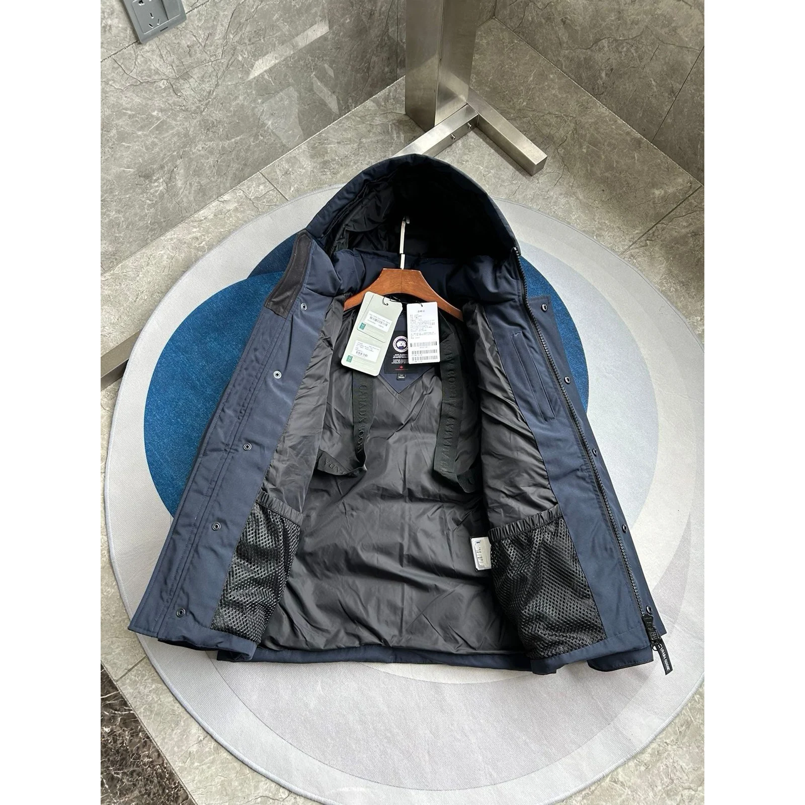 Canada Goose Wyndham Parka Atlantic Navy / Classic Disc · 2048M-9063
