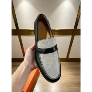 Hermès Milton Loafer Prunoir / Noir full view