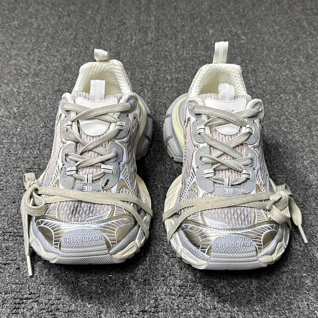 Balenciaga 3XL Light Beige · 734734W3XL49191