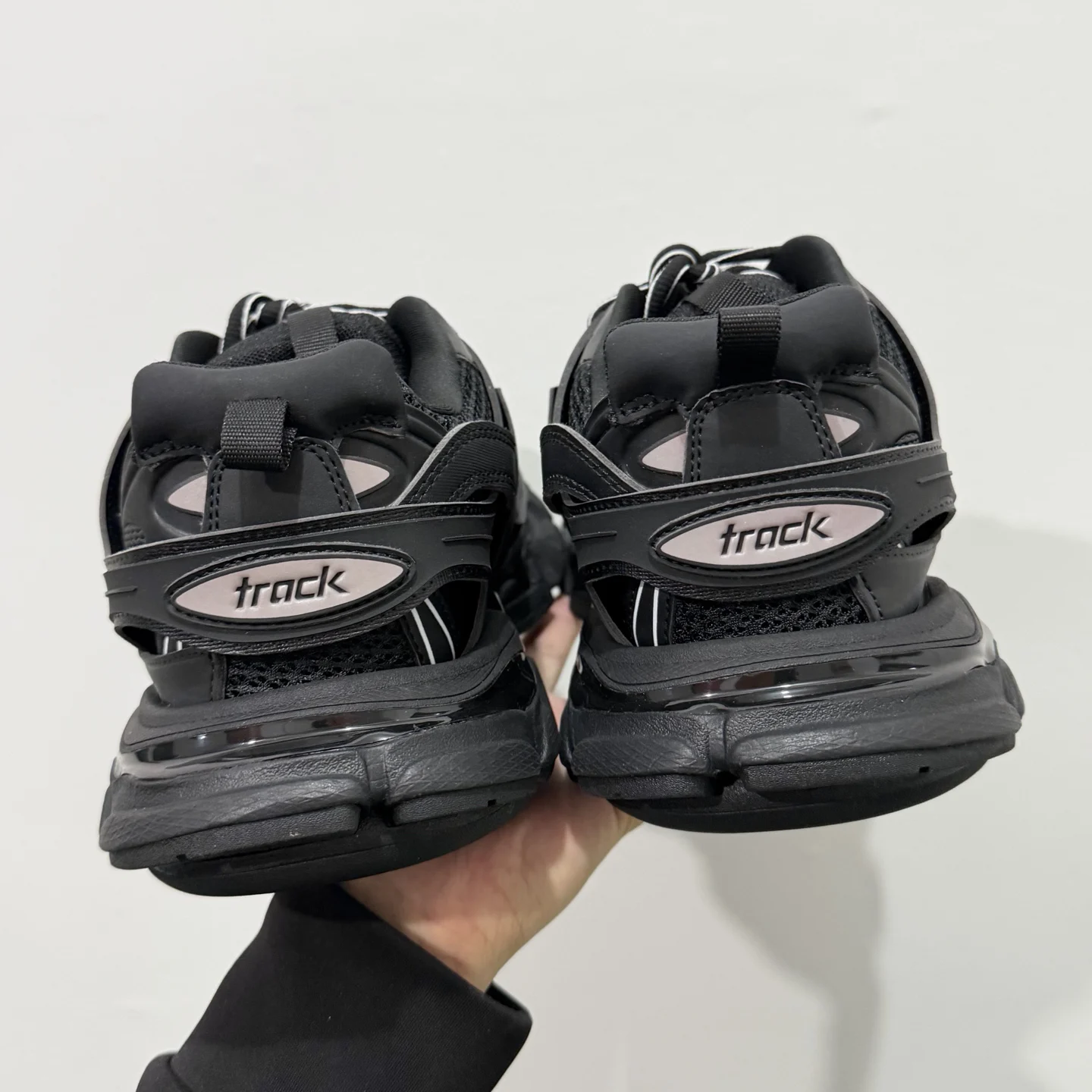 Balenciaga Track Sneaker Black · 542023W1GB11000