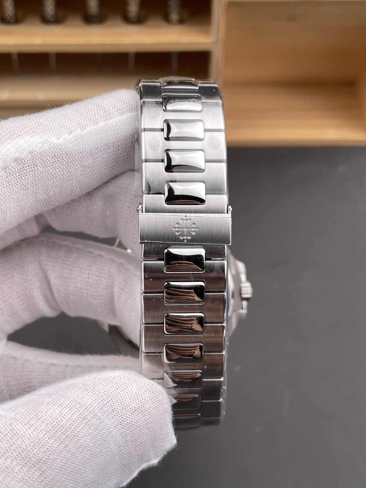 Patek Philippe Nautilus 5711/1A-010 Blue Dial Watch — image 8