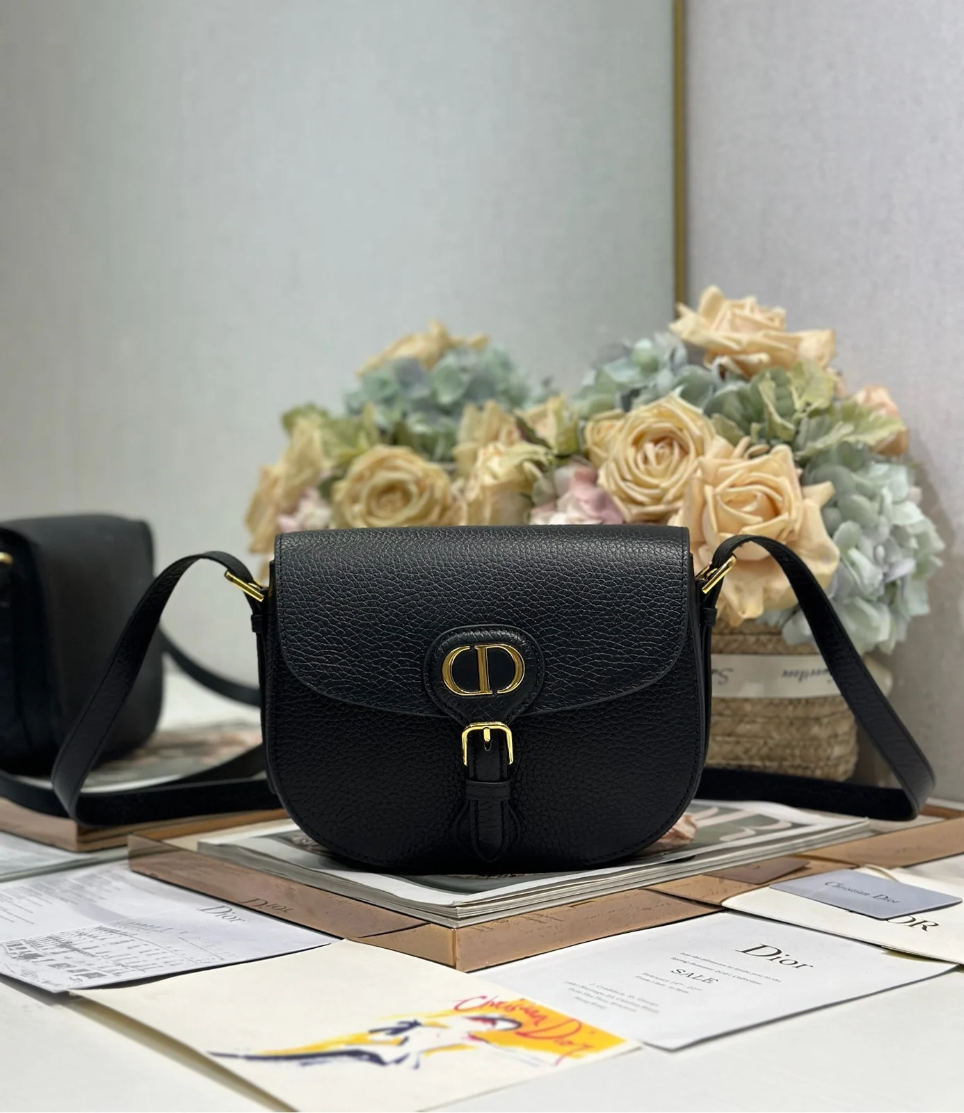 Medium Dior Bobby Bag Black Grained Calfskin · M9337USKU_M900