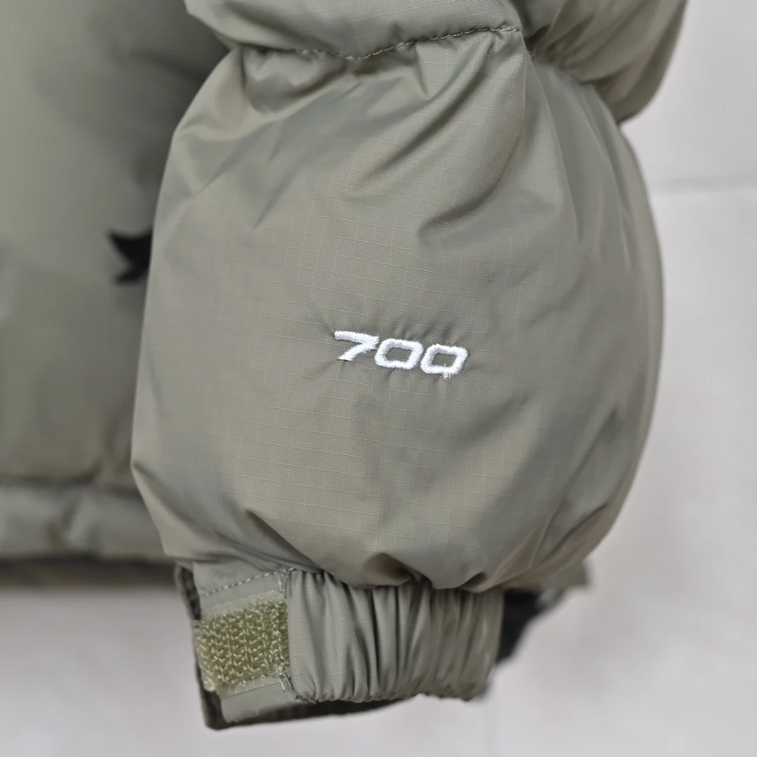The North Face Men’s 1996 Retro Nuptse Jacket Woodland Green/TNF Black · NF0A3C8D