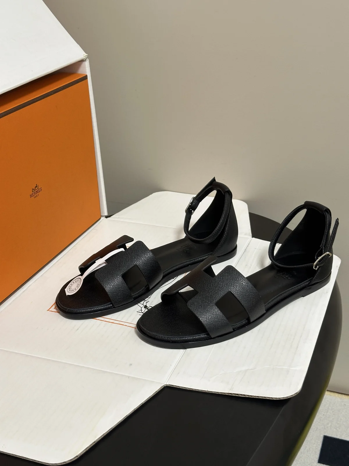 Hermès Santorini Sandal Noir