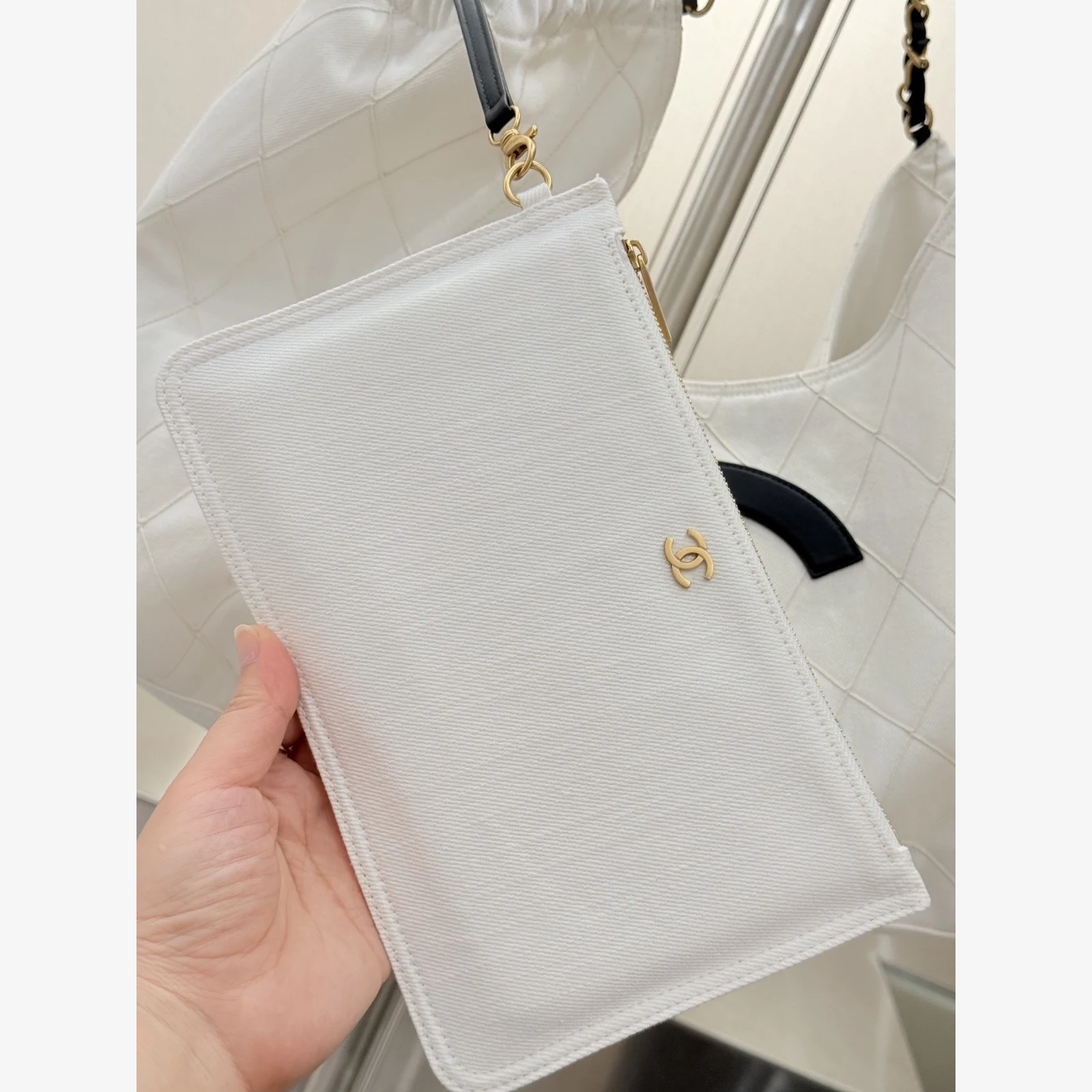 Chanel Small Shopping Bag AS6191 · Denim White & Black · Denim and Calfskin · Gold-Tone Metal