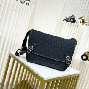 Medium Dior Jett Messenger Bag with Flap Black Dior Oblique Jacquard · 1DBME214YUS_H03E