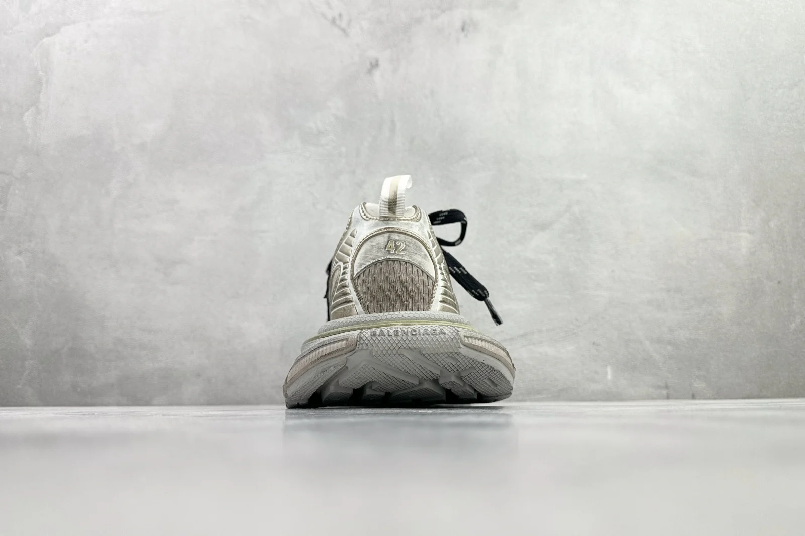 Balenciaga 3XL Split Logo Sneaker Eggshell / Red / Navy · 840090W3XSG9161