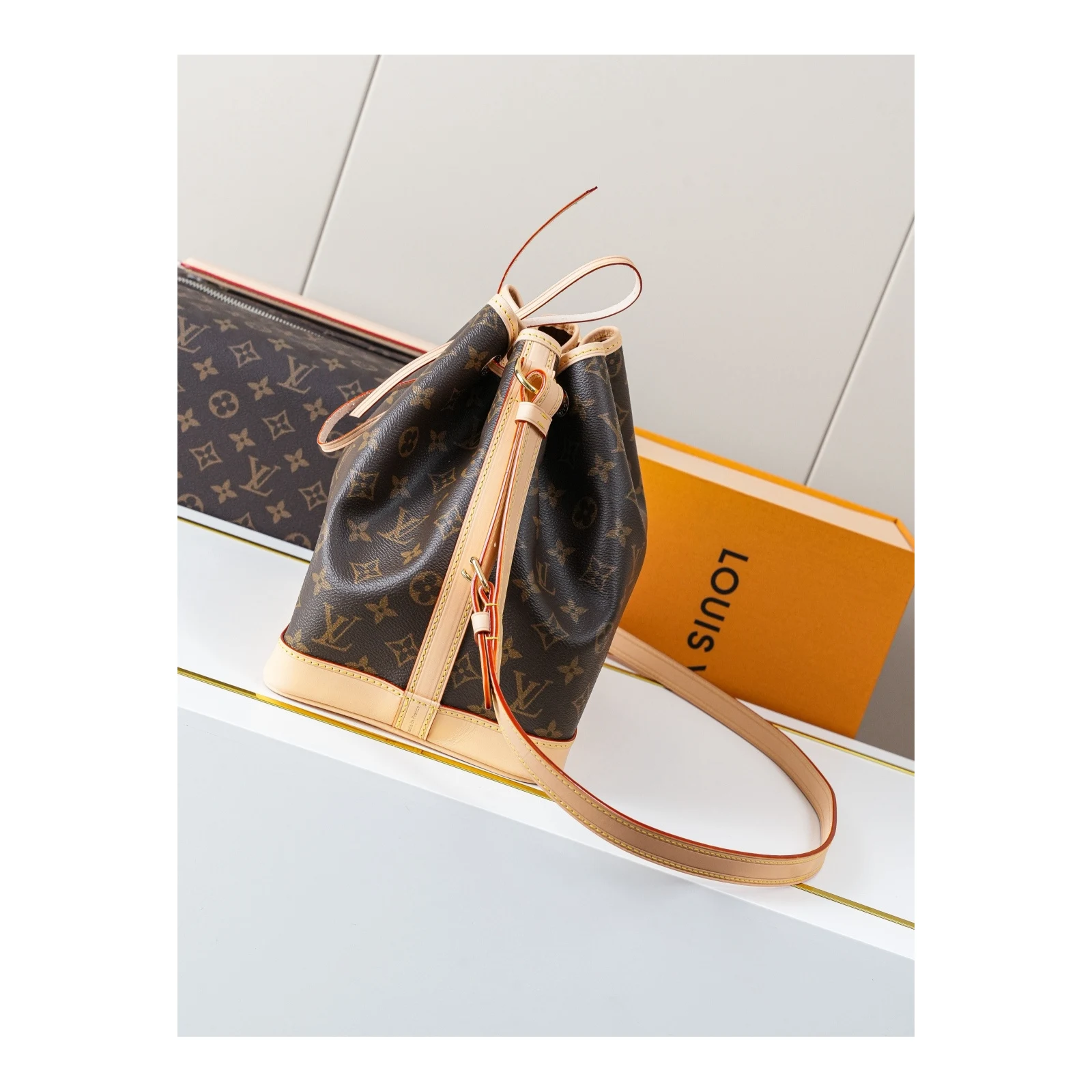 Louis Vuitton Petit Noé Monogram Monogram · M46984