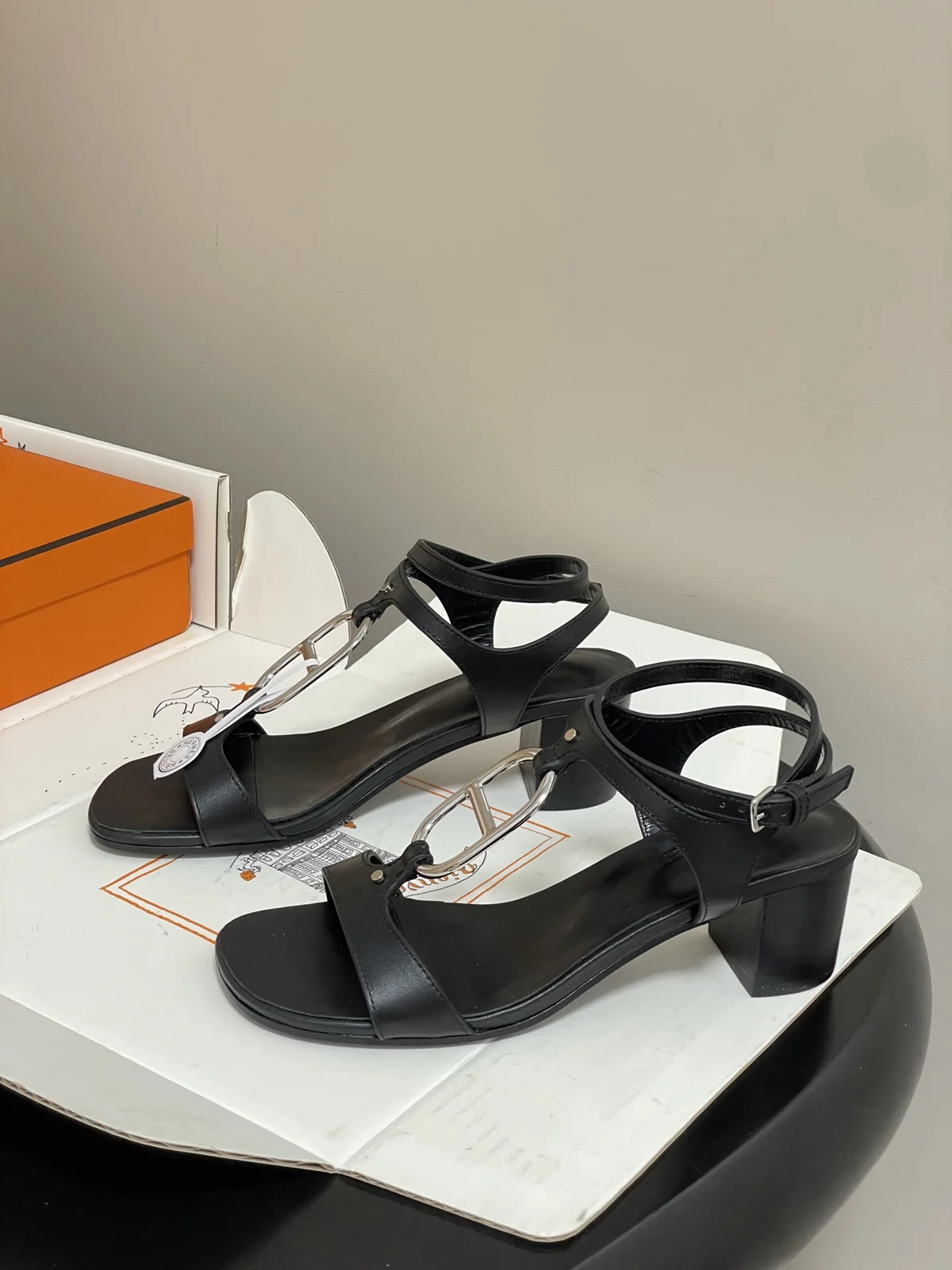 Hermès Miramar 50 Sandal Noir