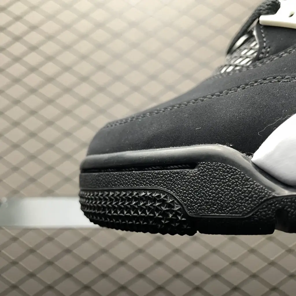 Air Jordan 4 White Thunder