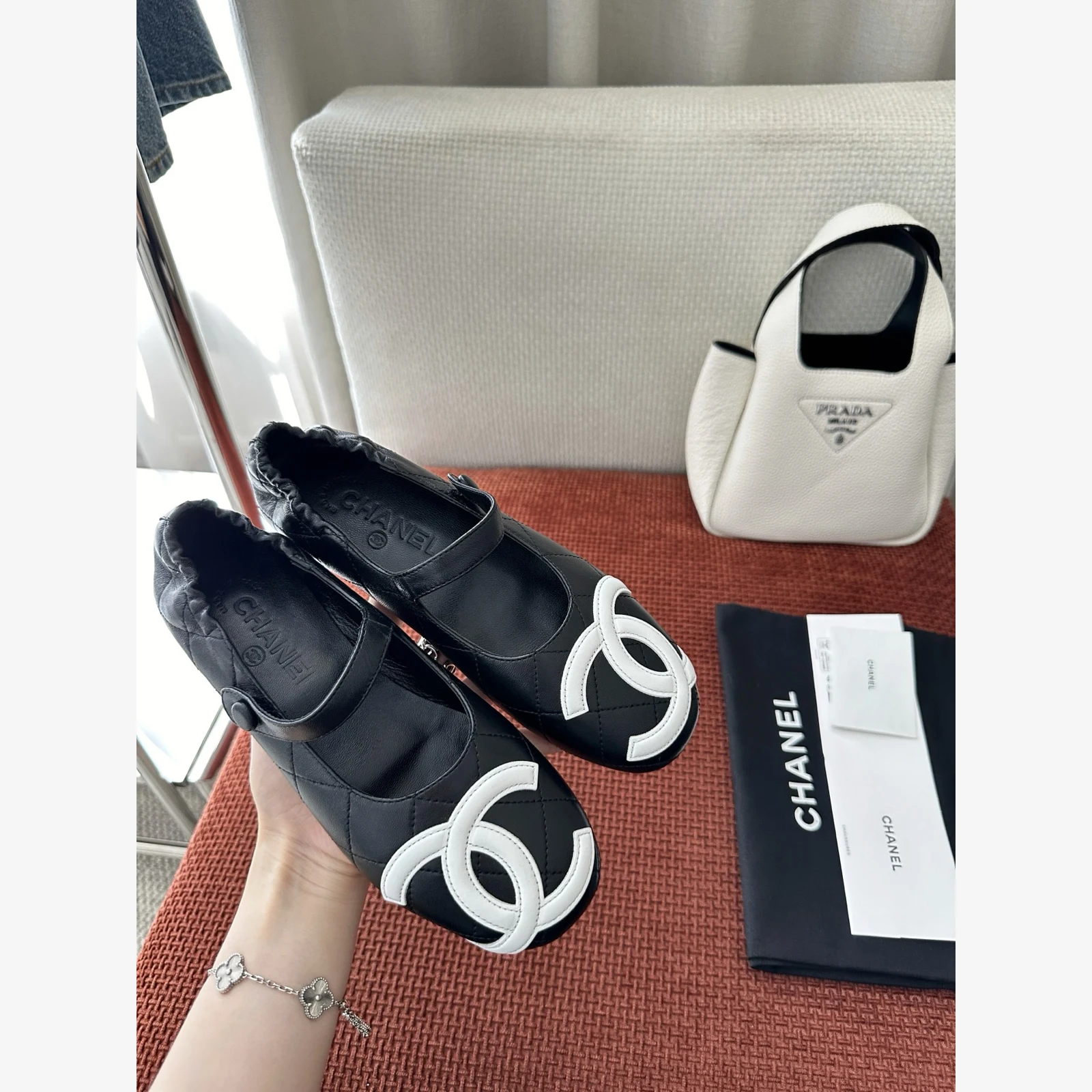 Chanel Coco Beach 2026 Ballet Flats G47163 · White & Black Lambskin White & Black · Lambskin
