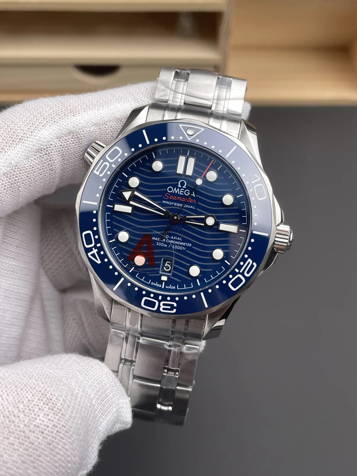 Omega Seamaster Diver 300M 42 mm Blue Dial Steel Bracelet Blue dial / steel bracelet · 210.30.42.20.03.001