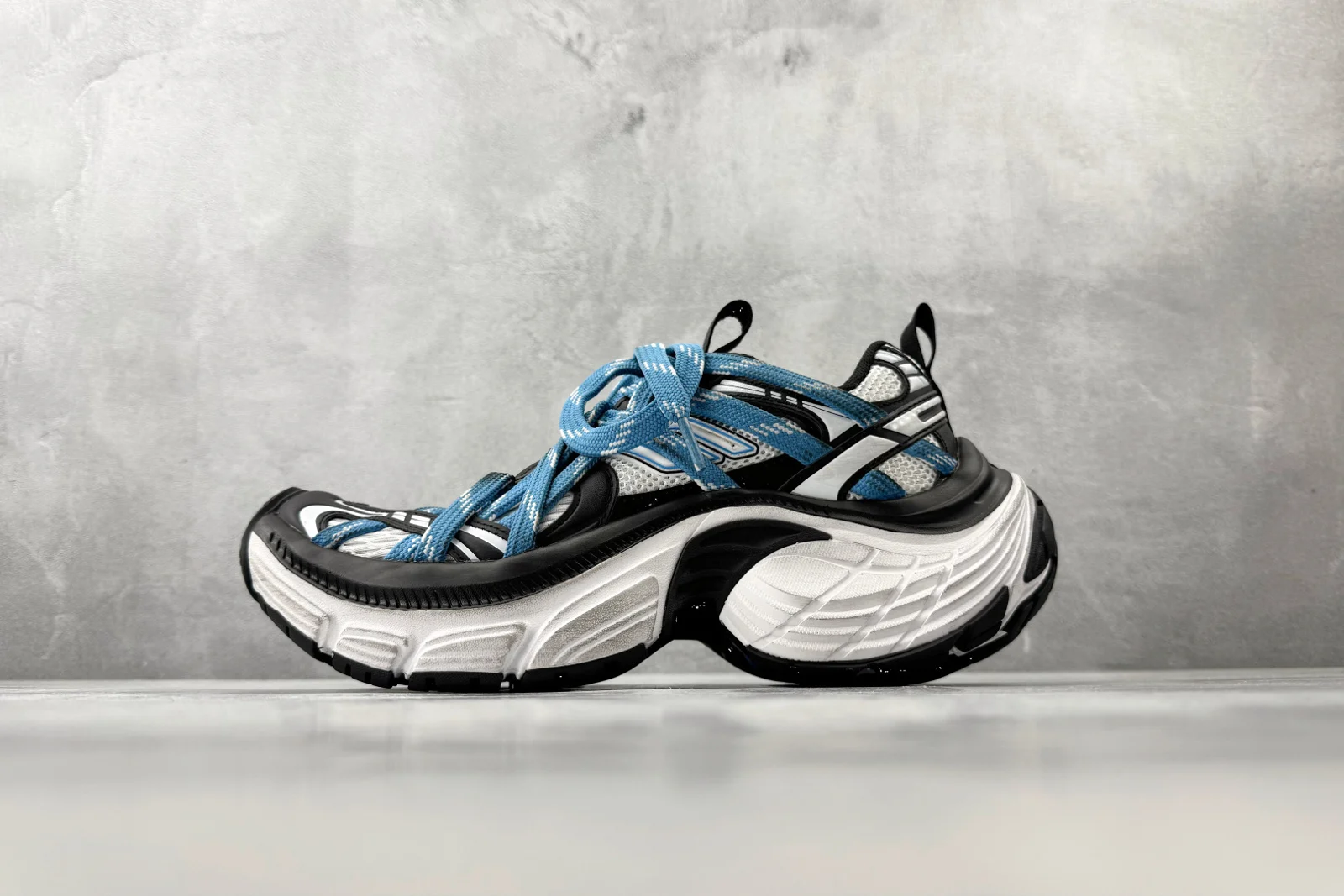 Balenciaga 6XL Extreme Laces Sneaker White/Blue/Black · 863710W6XEX9401