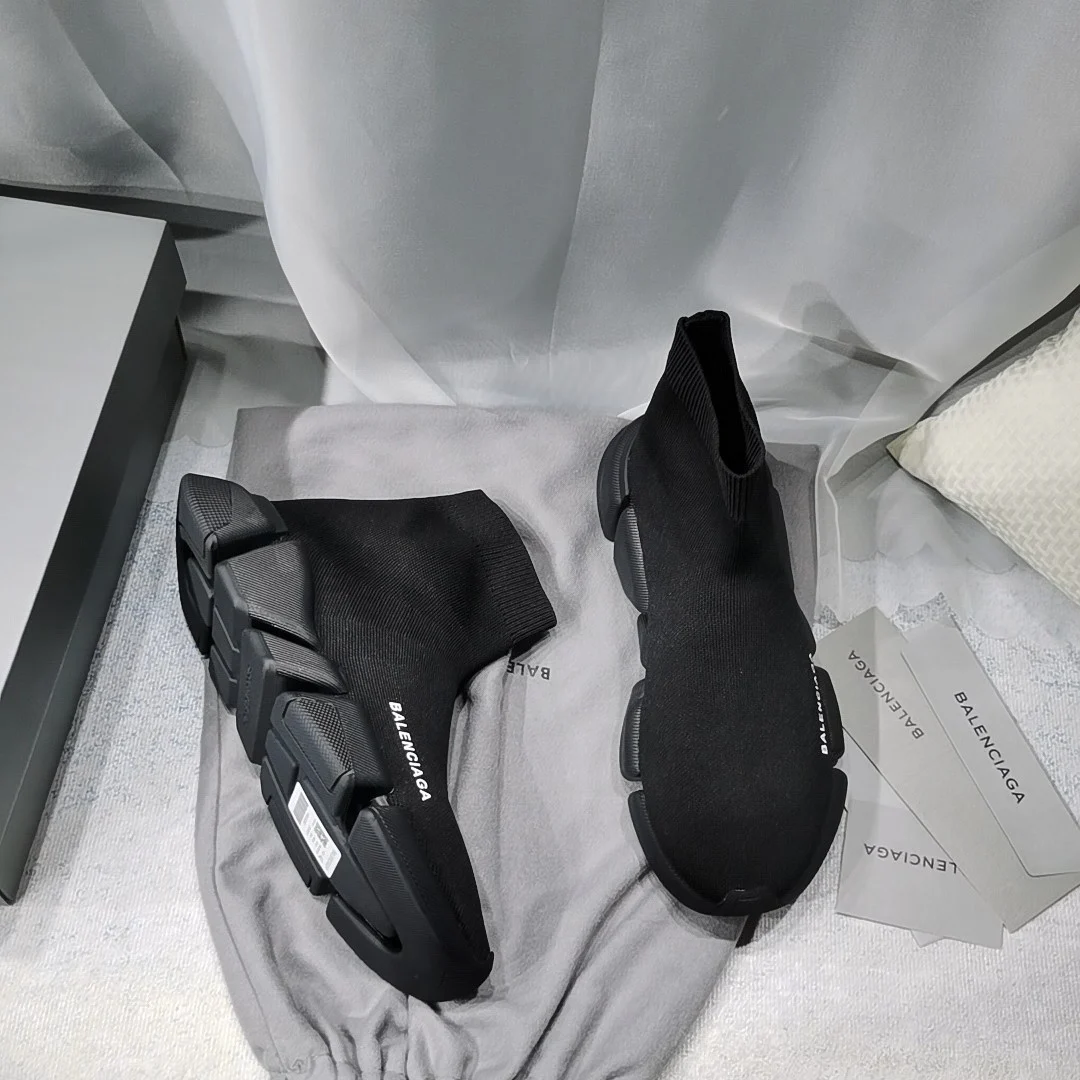 Balenciaga Speed 2.0 Black · 617239W2DB11013