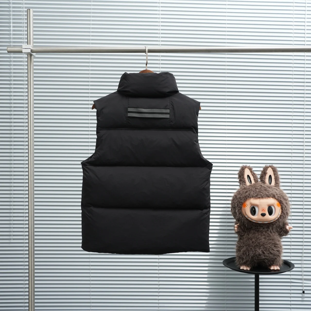 Canada Goose Men's Lawrence Puffer Vest Black / Classic Disc · 2804M-61