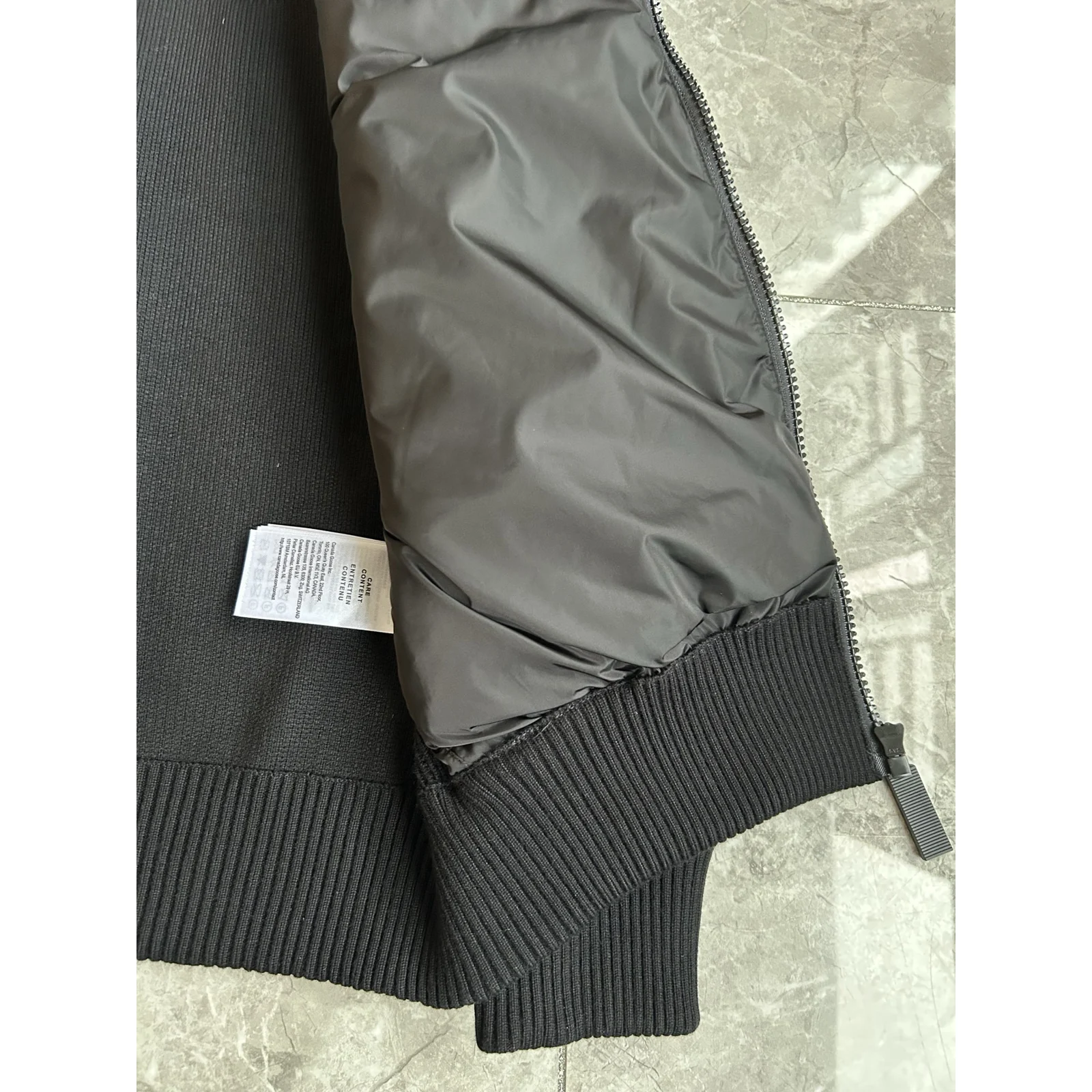 Canada Goose Men's HyBridge Knit Jacket Black / Classic Disc · 6830M-9061