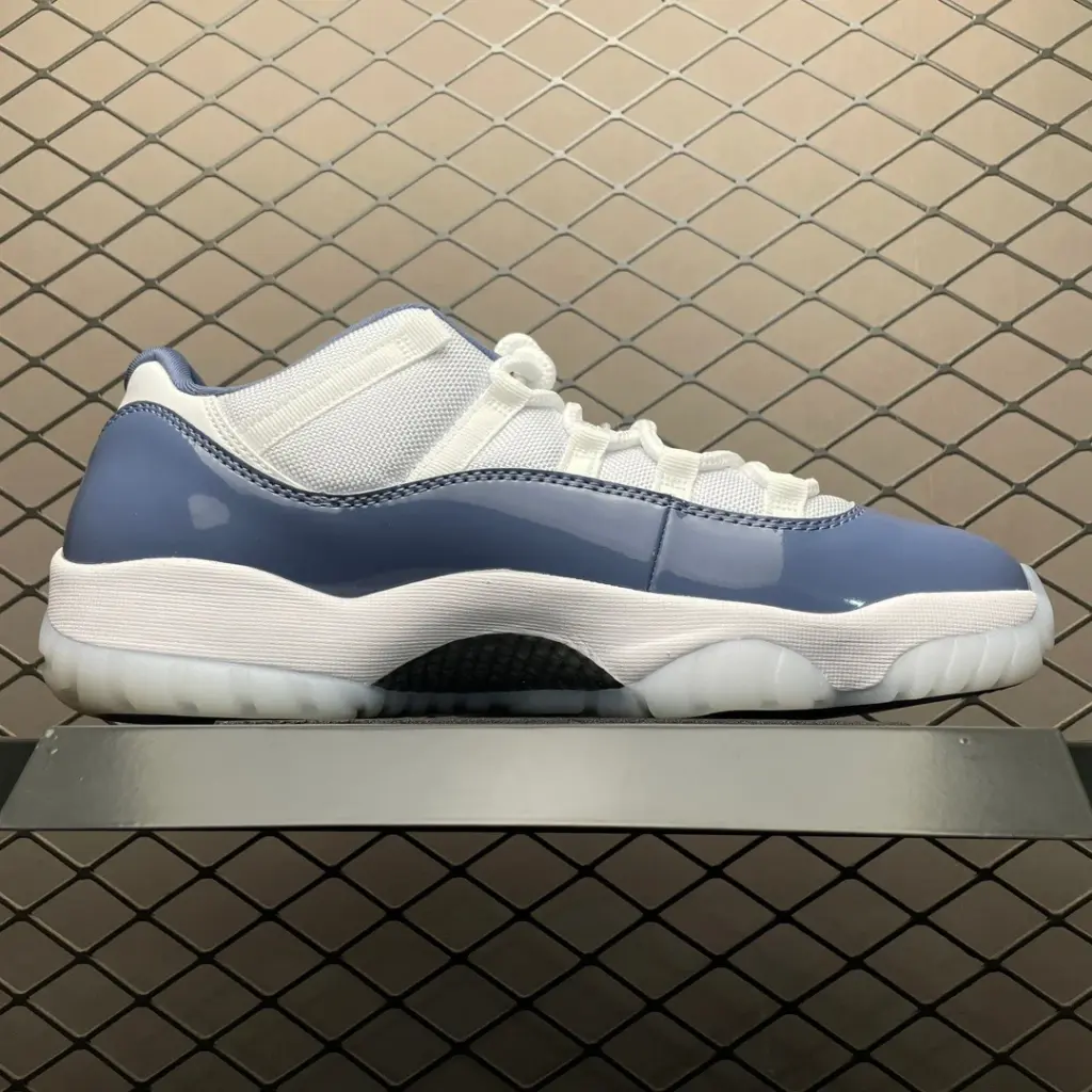 Air Jordan 11 Diffused Blue