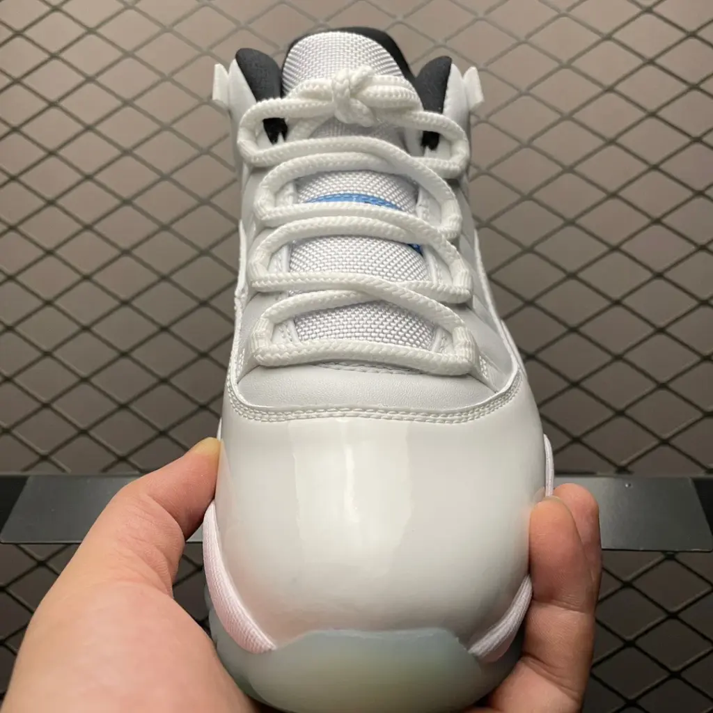 Air Jordan 11 Legend Blue