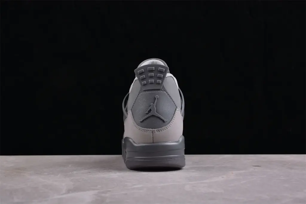 Air Jordan 4 Wet Cement