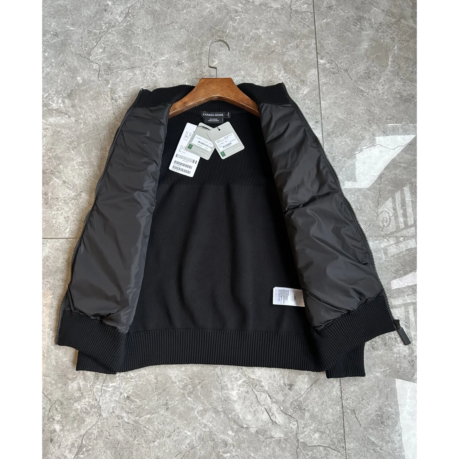 Canada Goose Men's HyBridge Knit Jacket Black / Classic Disc · 6830M-9061