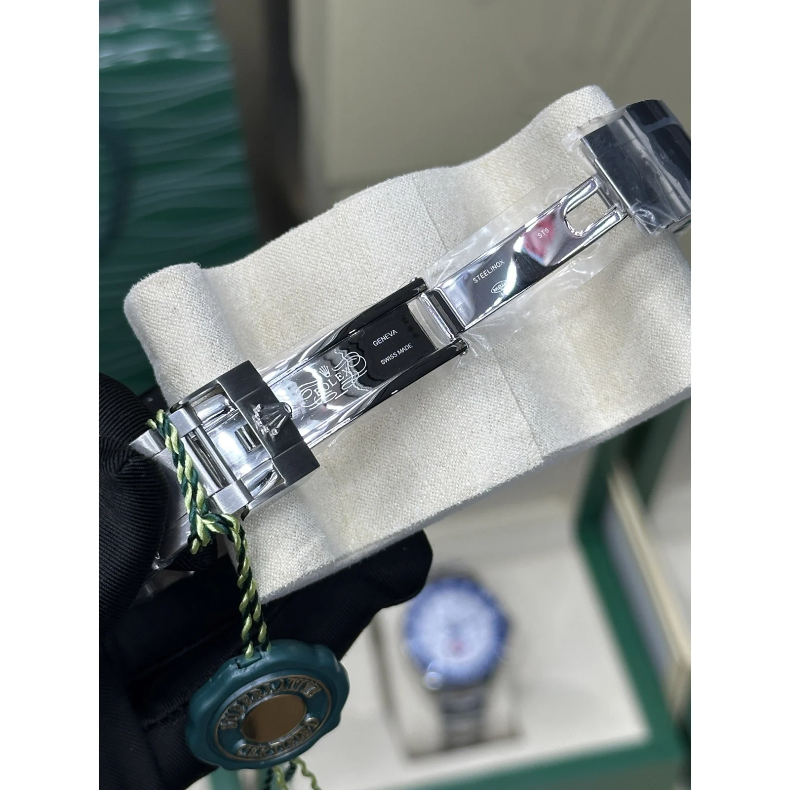 Rolex Submariner Date 126610LV Green Bezel — photo 8