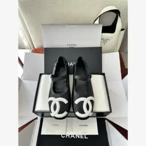 Chanel Coco Beach 2026 Ballet Flats G47163 · White & Black Lambskin White & Black · Lambskin