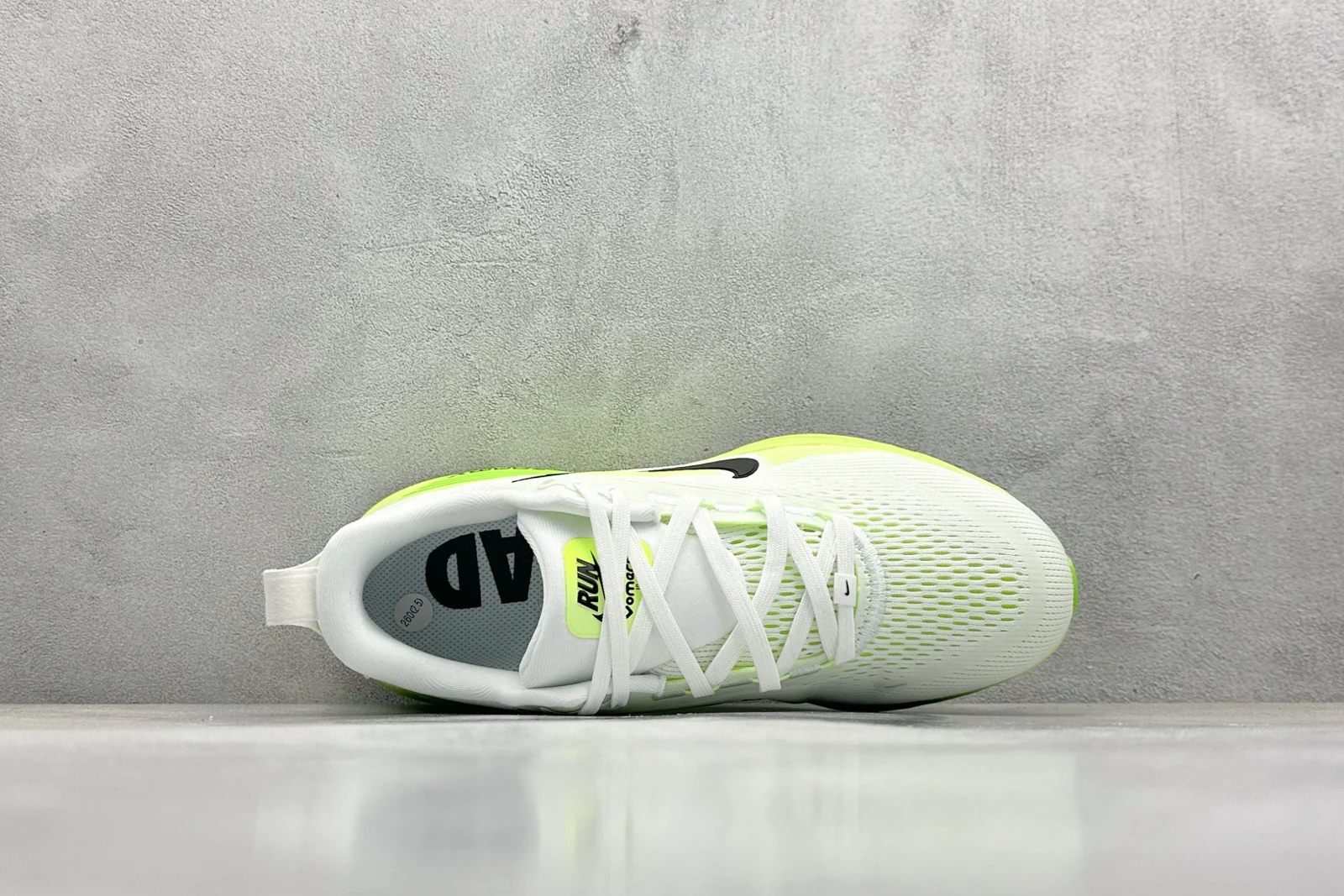 Nike Vomero 18 Women · White / Electric Green / Volt / Black · HM6804-102