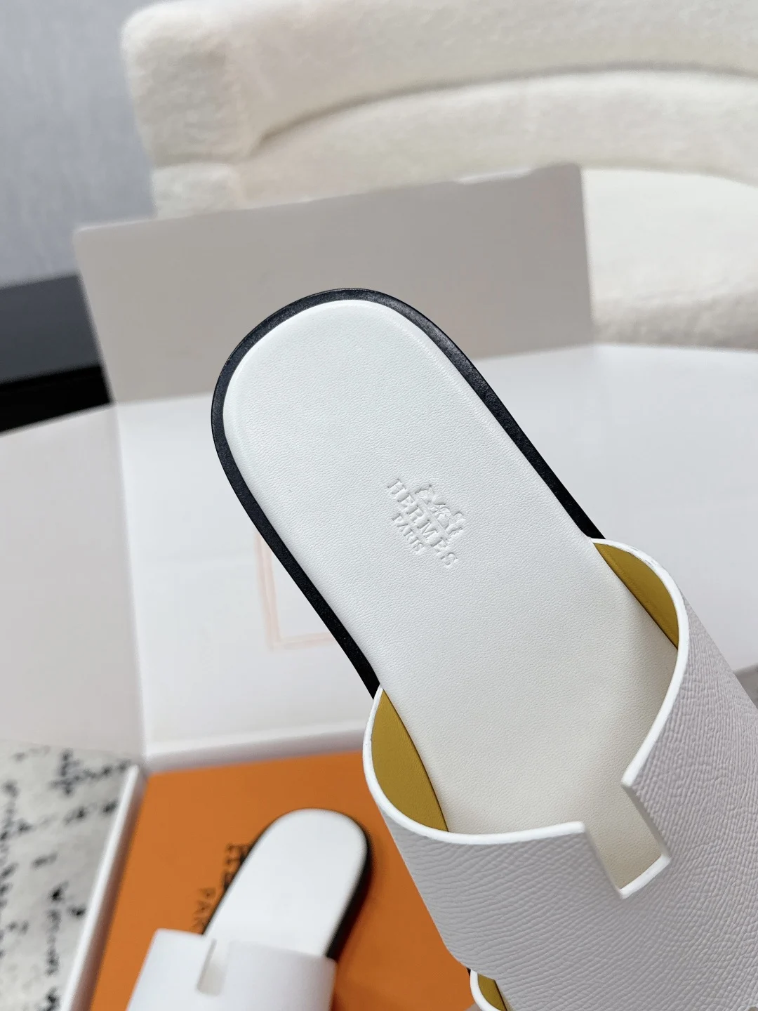 Hermès Izmir Sandal Blanc