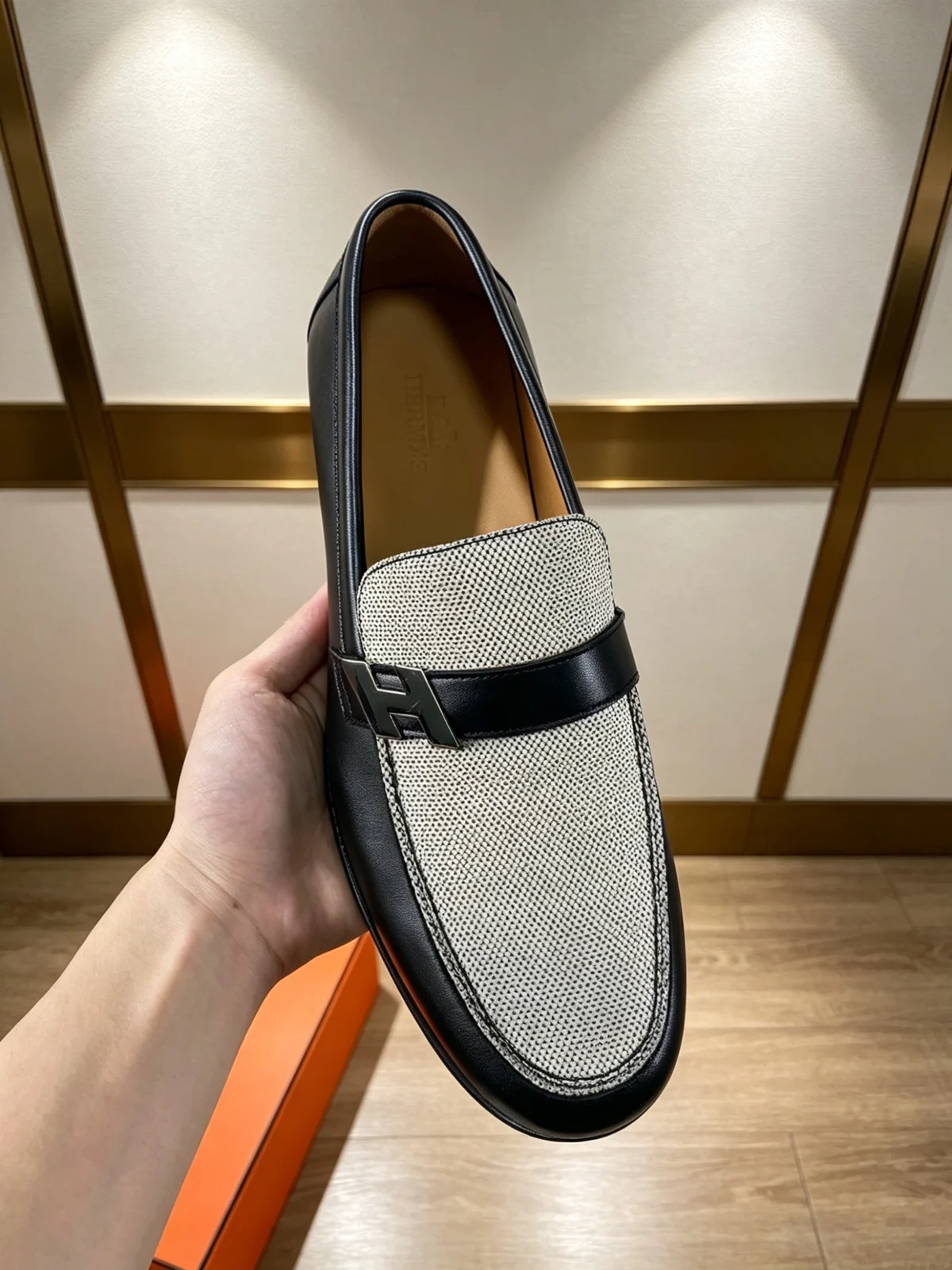 Hermès Milton Loafer Prunoir / Noir