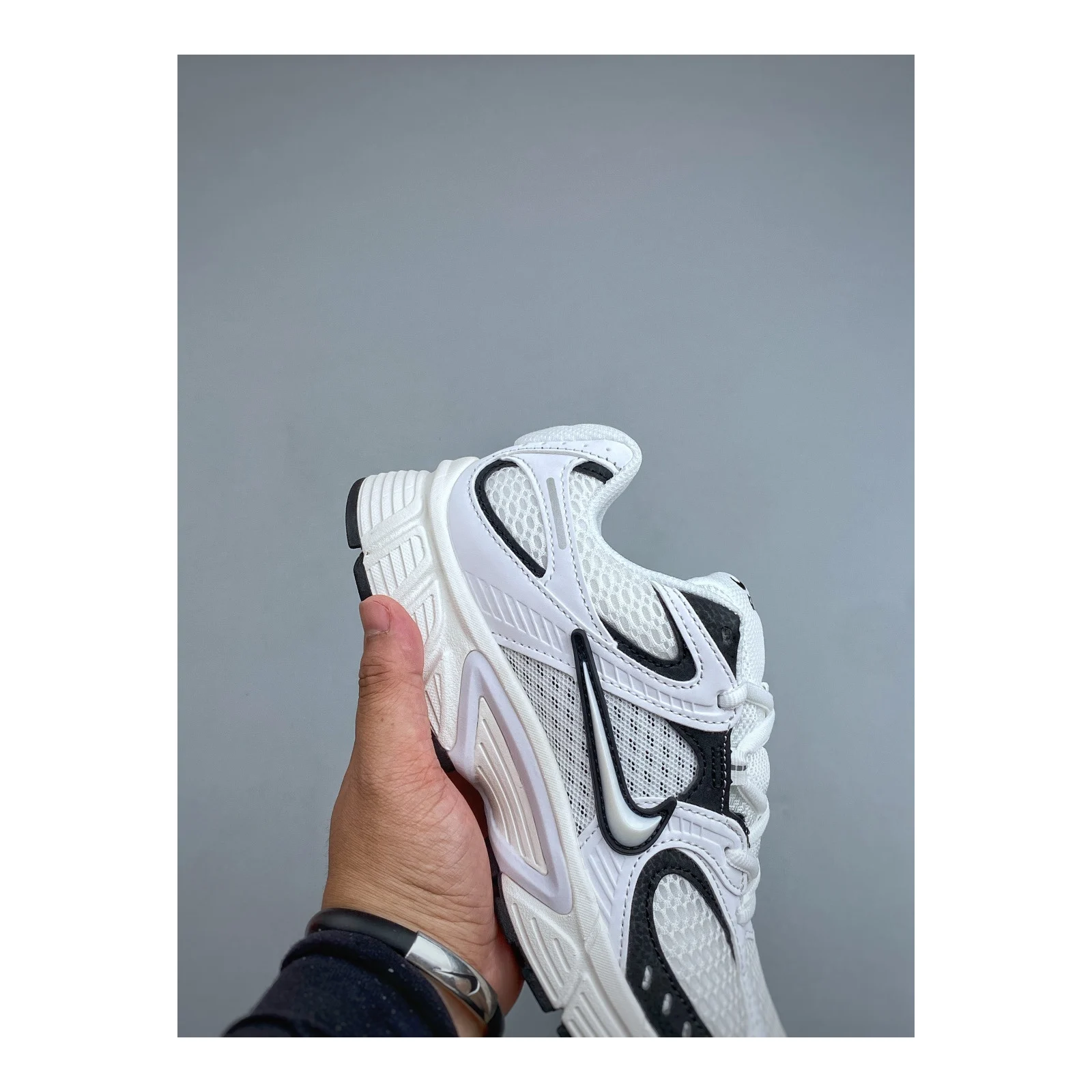 Nike V5 RNR Sail / Black / Vast Grey / Sail · IO7835-100