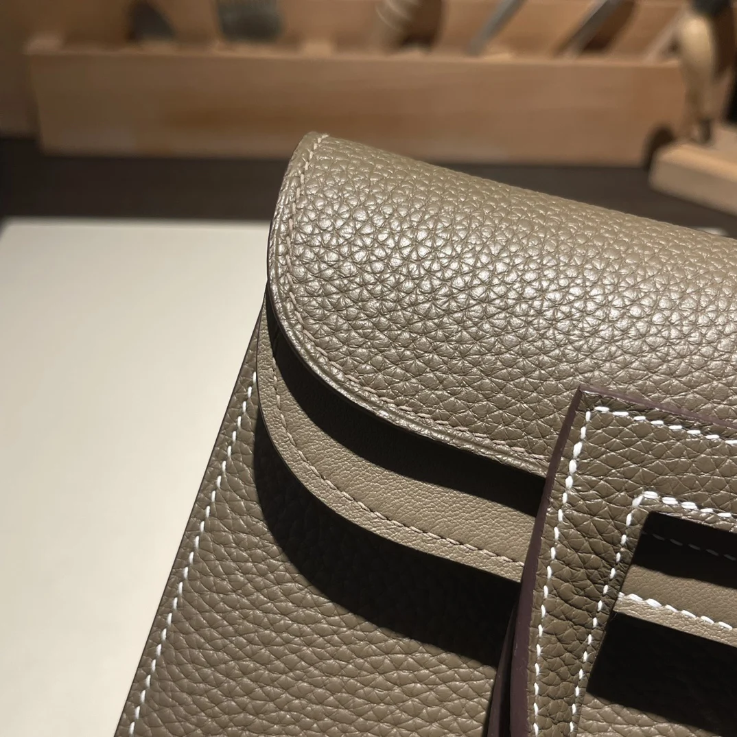 Hermès Halzan 25 Bag Étoupe