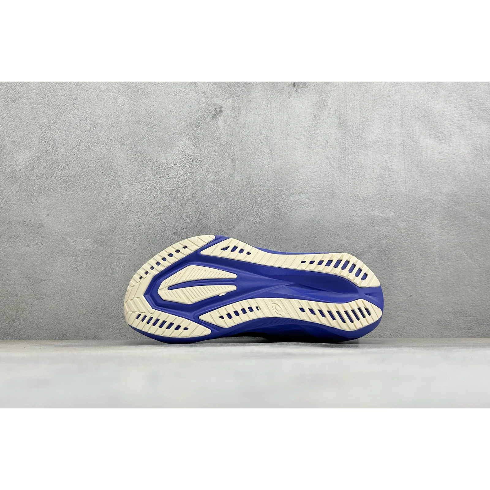 ASICS NOVABLAST 5 Black / Cobalt Burst · 1011B974-004
