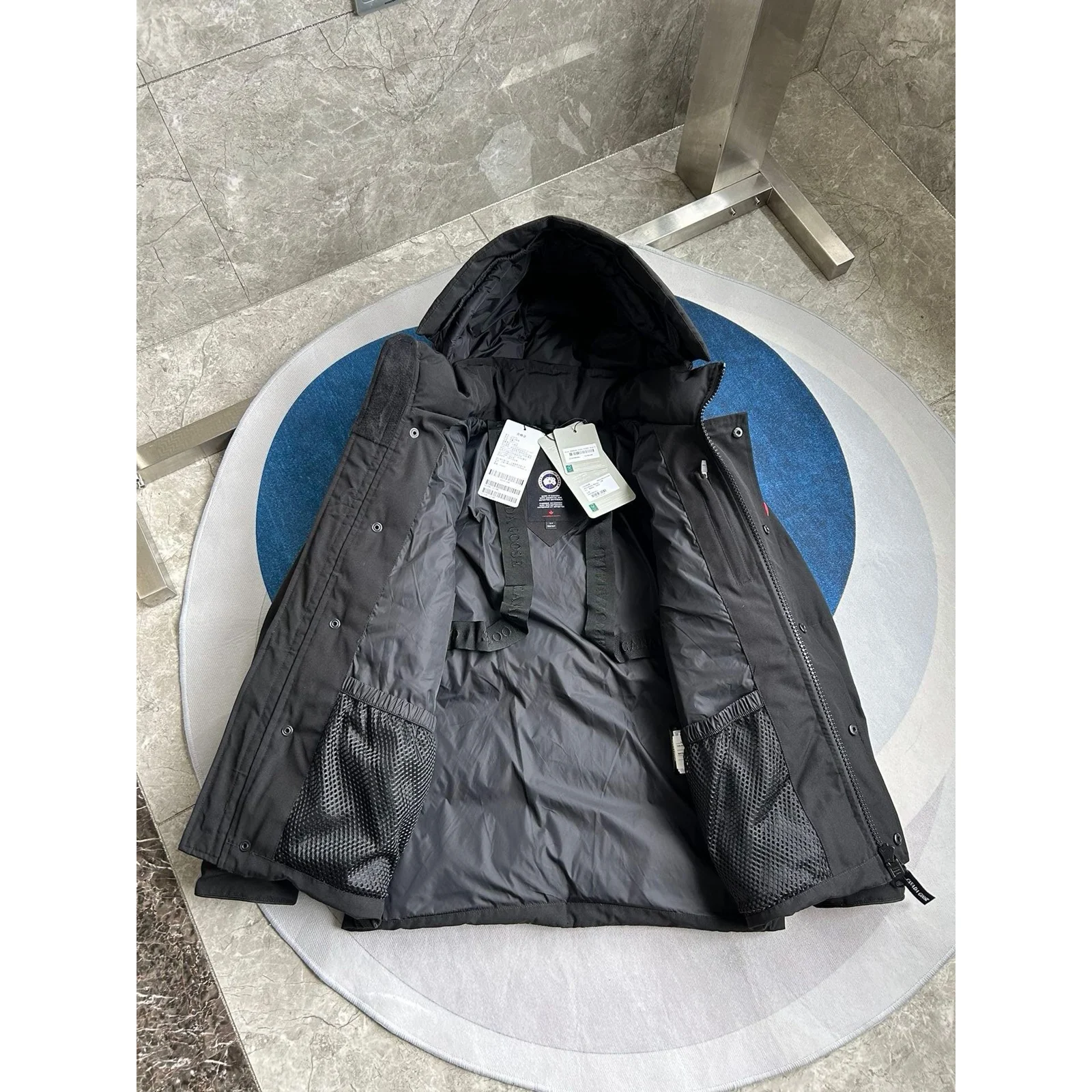 Canada Goose Wyndham Parka Black / Classic Disc · 2048M-9061