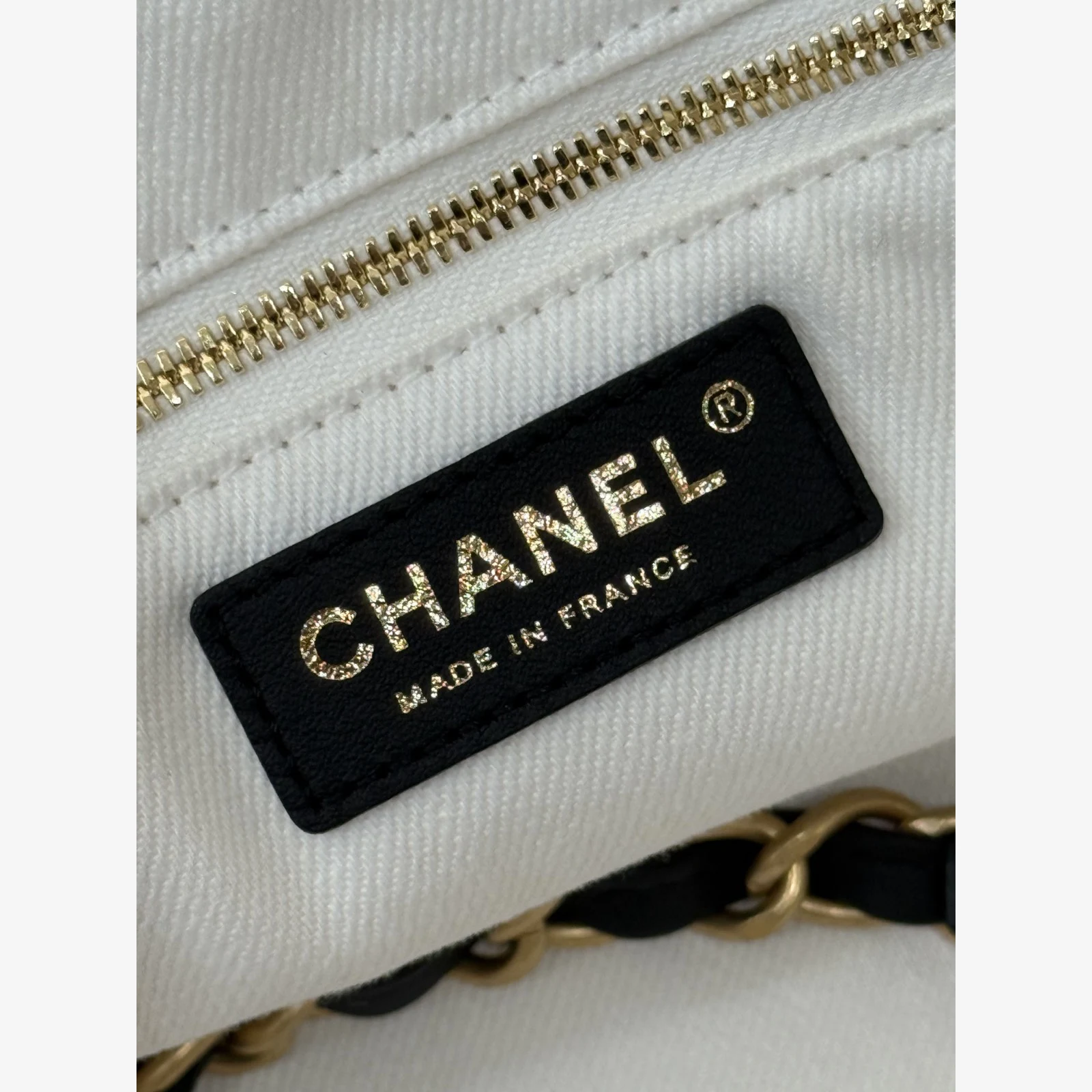 Chanel Small Shopping Bag AS6191 · Denim White & Black · Denim and Calfskin · Gold-Tone Metal