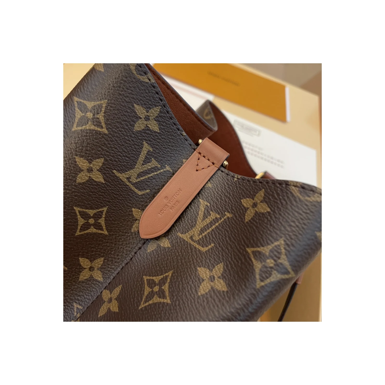 Louis Vuitton NéoNoé MM Monogram Monogram · Caramel Brown · M44887