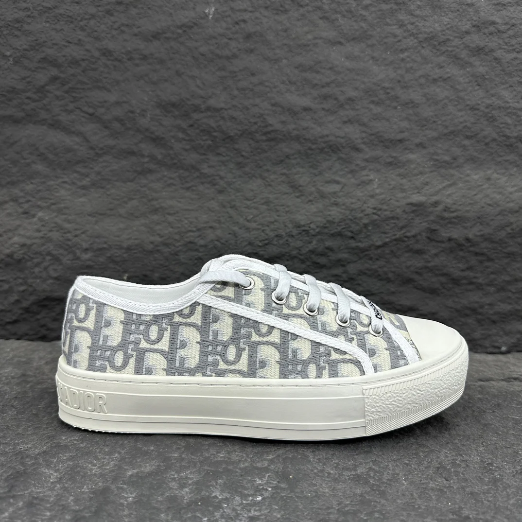 Dior Walk'n'Dior Sneaker Stone Gray Dior Oblique Embroidered Cotton · KCK211OBE_S33G