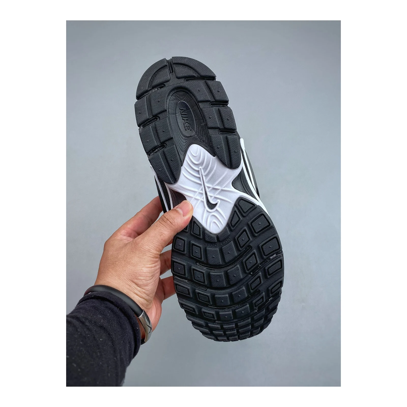 Nike V5 RNR Black / White / Black · IO7835-001