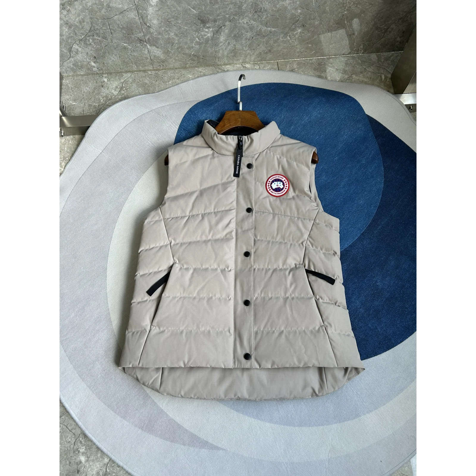 Canada Goose Women's Freestyle Vest Limestone / Classic Disc · 2836L-432