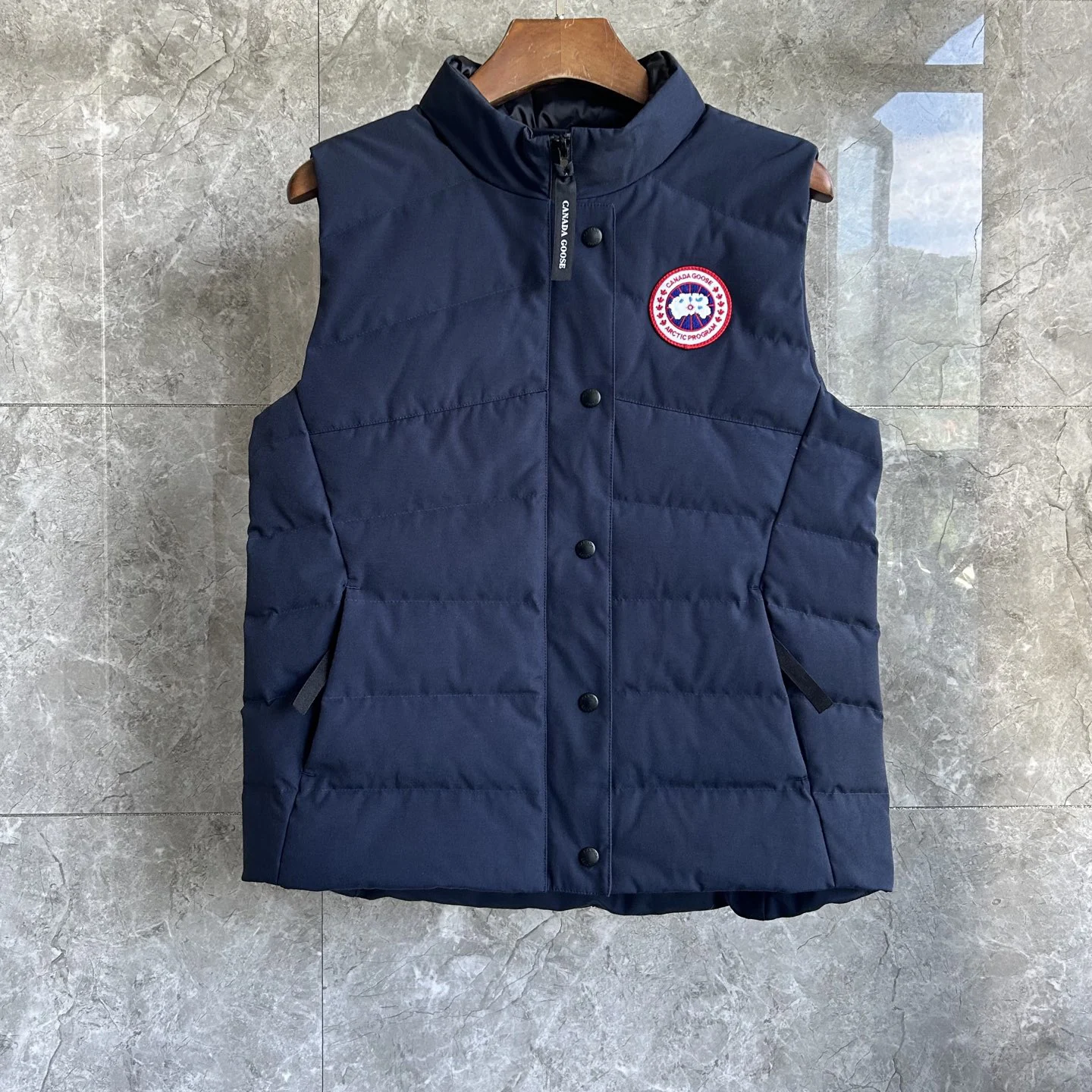 Canada Goose Women's Freestyle Vest Atlantic Navy / Classic Disc · 2836L-63