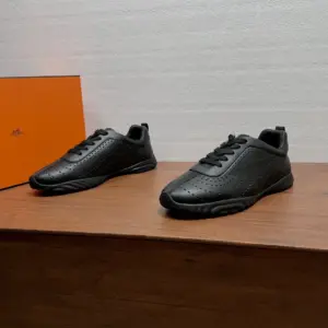 Hermès Neon Sneaker Noir full view